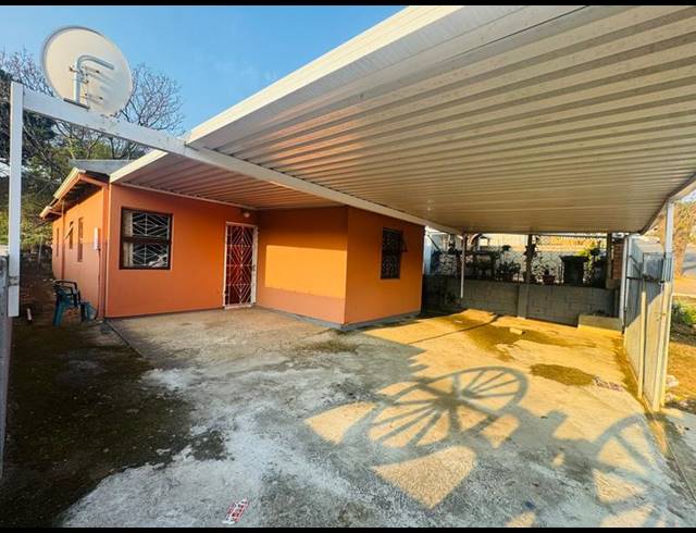 4 BEDROOM HOUSE FOR SALE IN NEWLANDS WEST